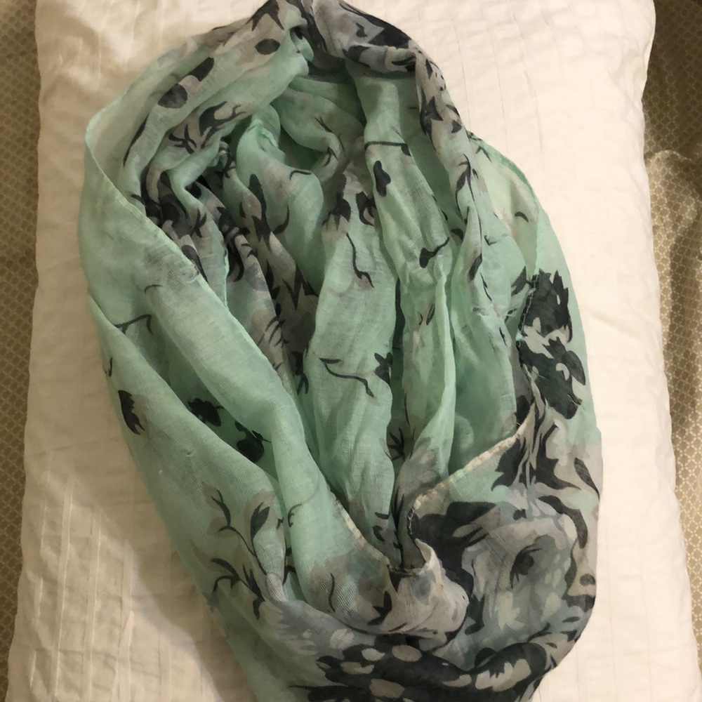 Infinity scarf